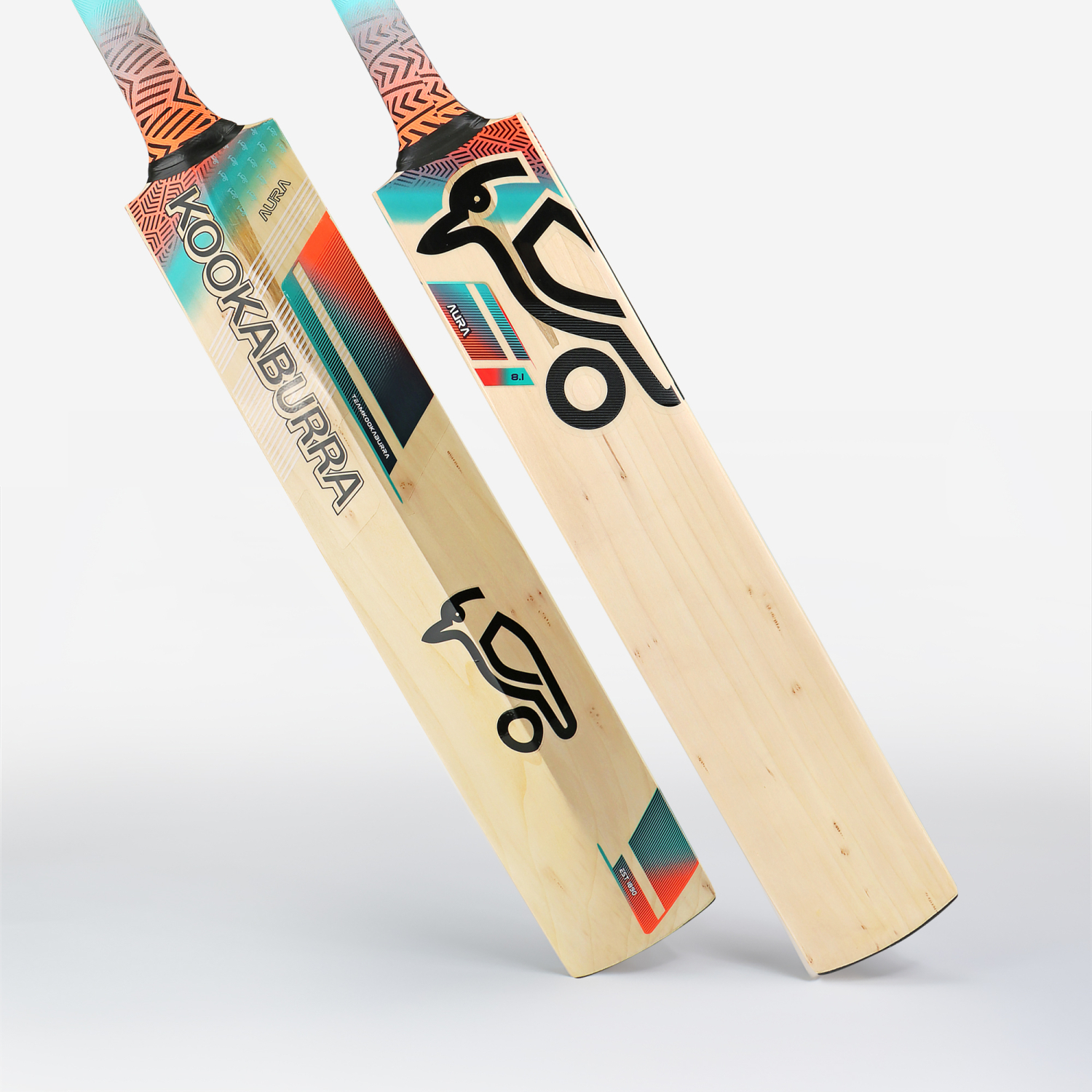 2025 Aura 8.1 Junior Cricket Bat